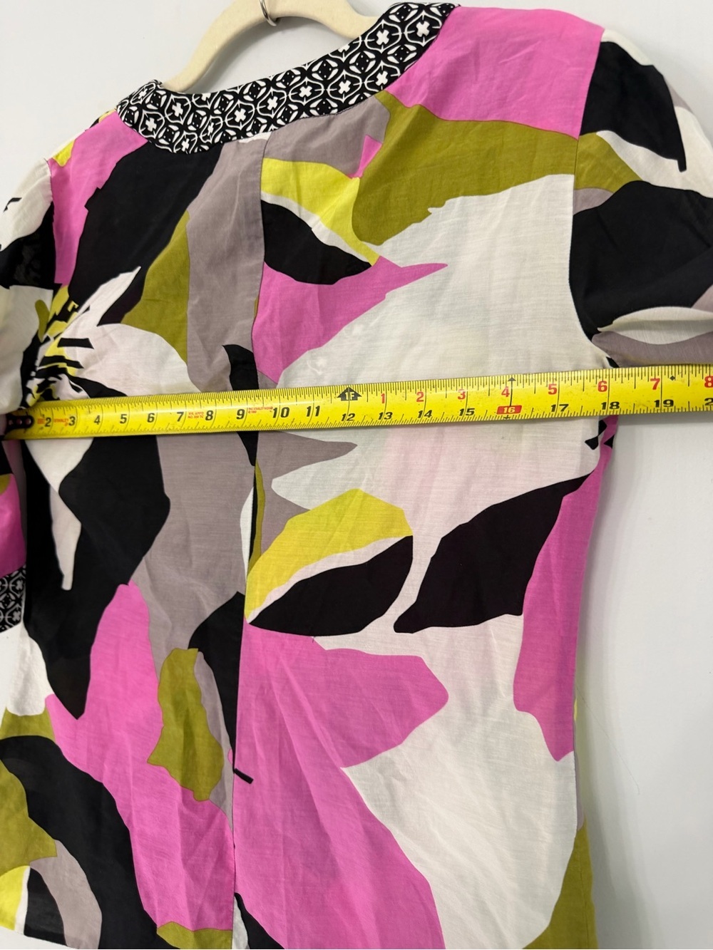 Trina Turk Women’s Medium Cotton Silk pink multicolor printed half sleeve blouse - Picture 5 of 6